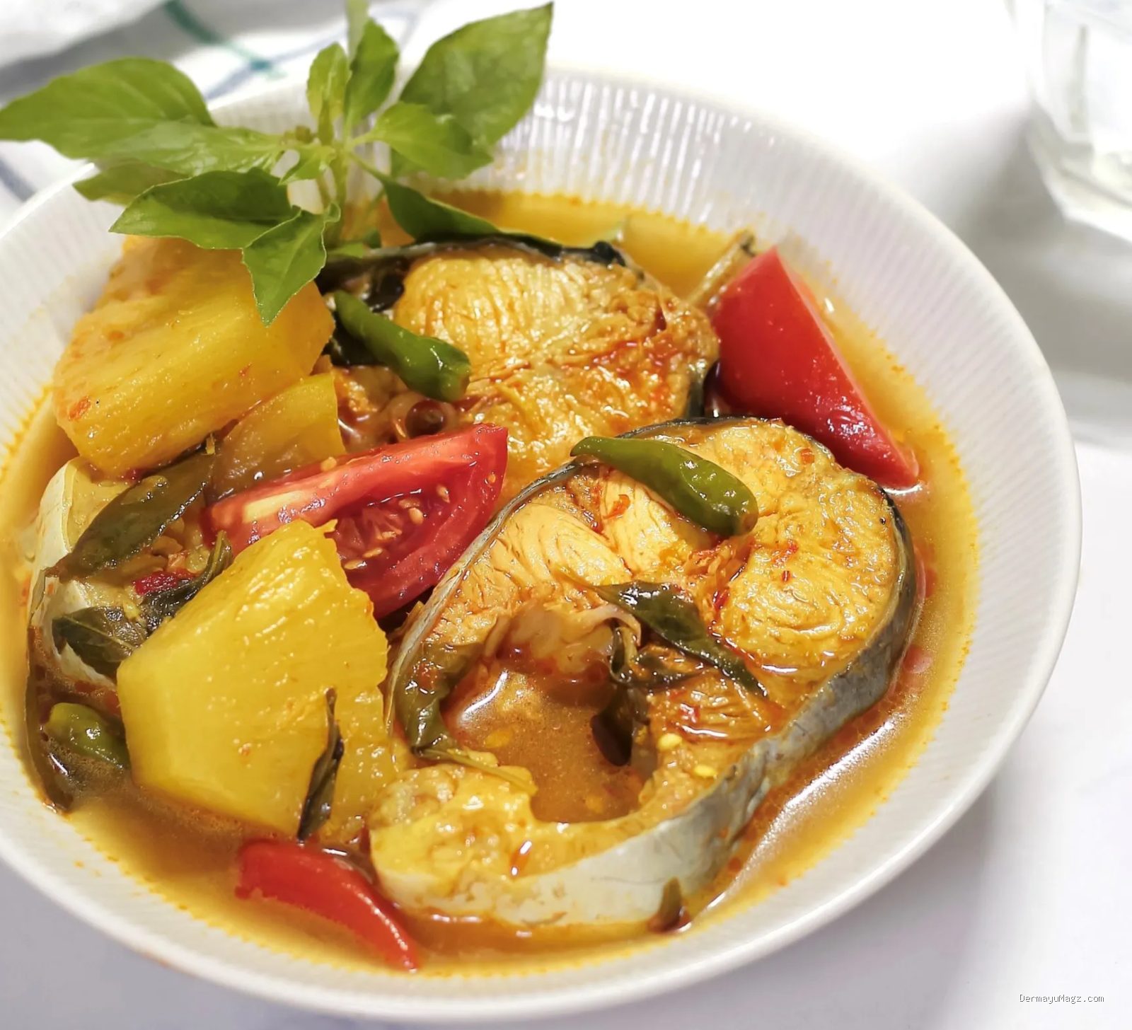 Photo by perumperindo.co.id - Resep Pindang Pegagan Ikan Patin Kuah Asam Pedas Nampol Khas Ogan Ilir