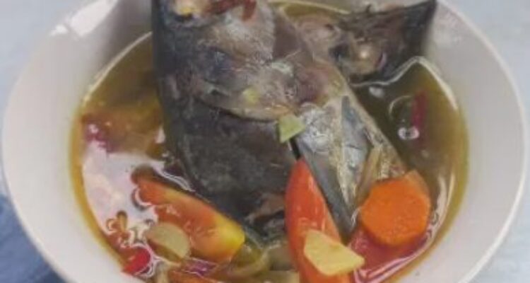 Photo by yummy.co.id - Resep Sup Kepala Ikan Tuna Kuah Pedas Rempah Batang Sereh