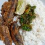 Photo by pinterest.com - Trik Menggoreng Ikan Pindang Balado Biar Minyak Gak Meletup-Letup Kena Tangan