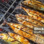 Photo by istockphoto.com - Trik Menjepit Ikan Ukuran Jumbo di Panggangan Supaya Gak Terlipat Patah